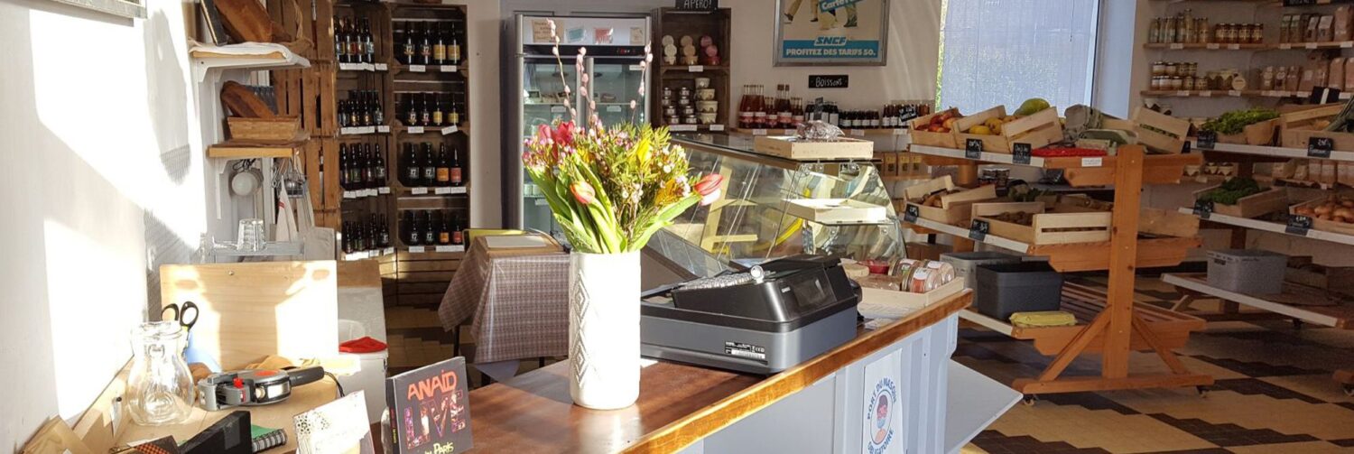 La Gare Grouille Mairie de SaintSaviniensurCharente (17)